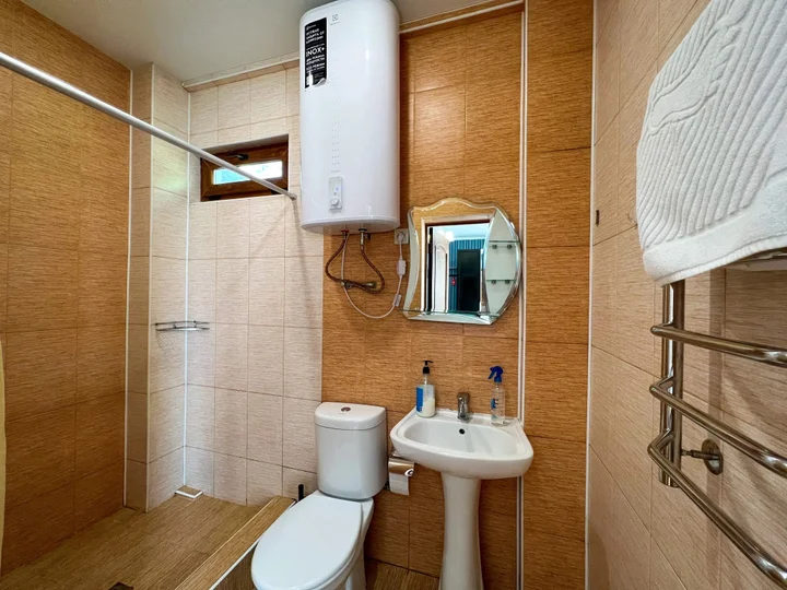Гагра: Hotel Medoviy