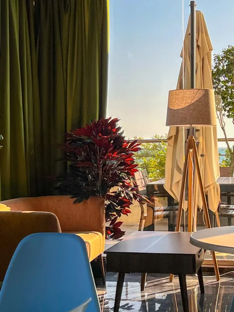 Гагра: Hotel Medoviy