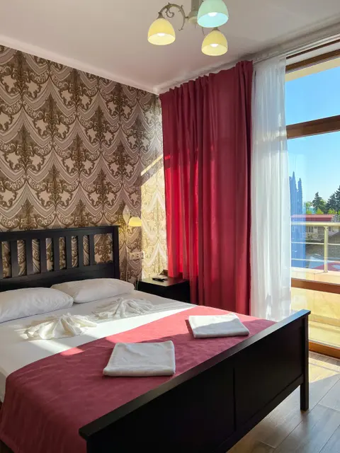 Гагра: Hotel Medoviy