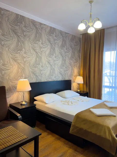 Гагра: Hotel Medoviy