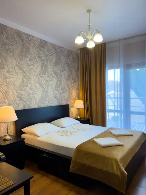 Гагра: Hotel Medoviy