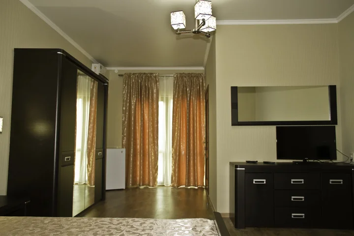 Гагра: Hotel Medoviy