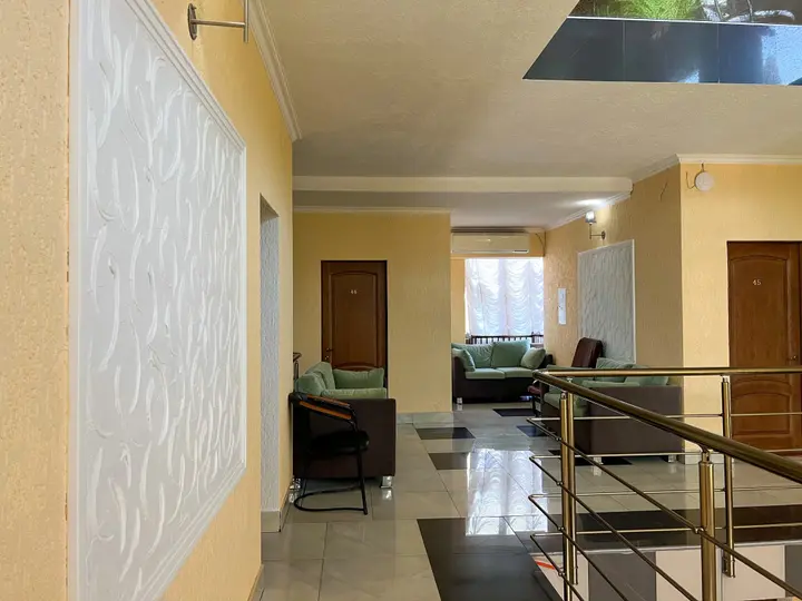 Гагра: Hotel Medoviy