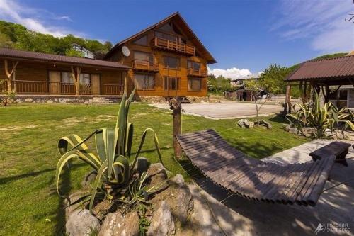 Лдзаа: Inn on Agrba 87A