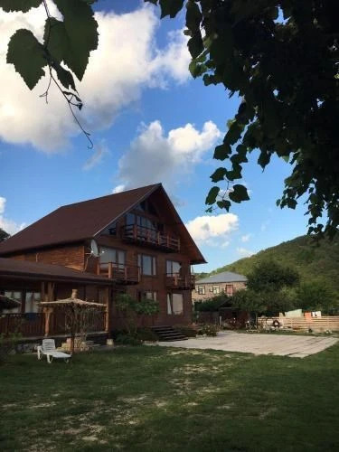 Лдзаа: Inn on Agrba 87A