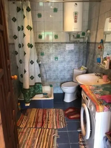 Молочный: Pitsunda Valentina house