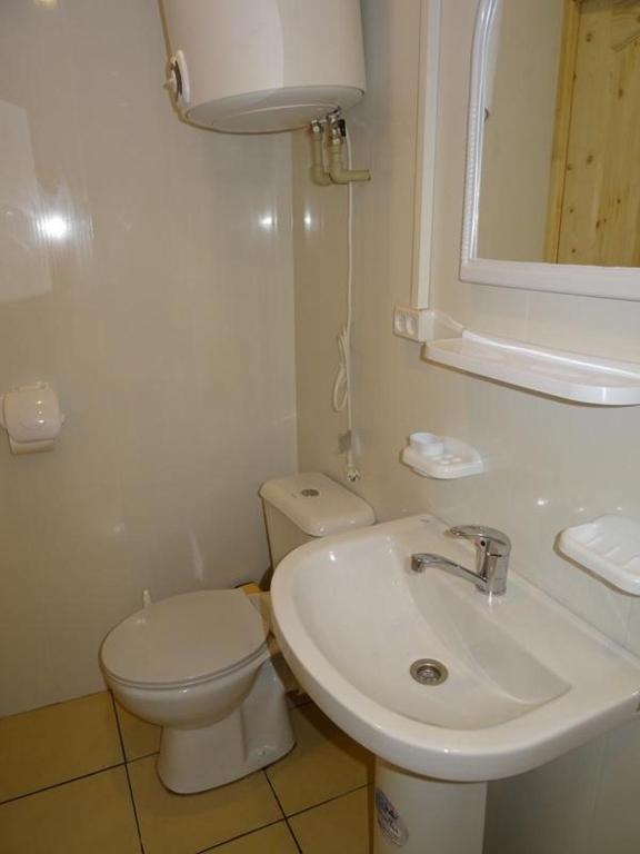 Лдзаа: Guest House Patrisia 2
