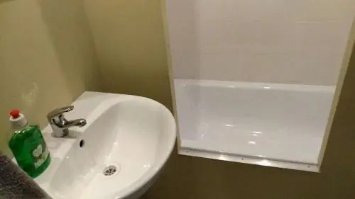 Цкуара: Guest House Kiparis