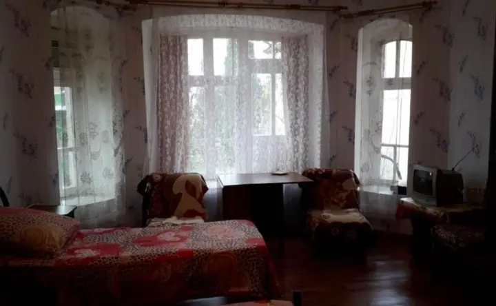 Гагра: Guest House Leon