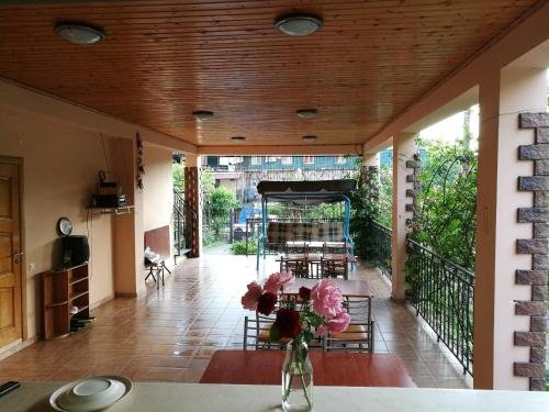 Гагра: Guest House Villa Roza