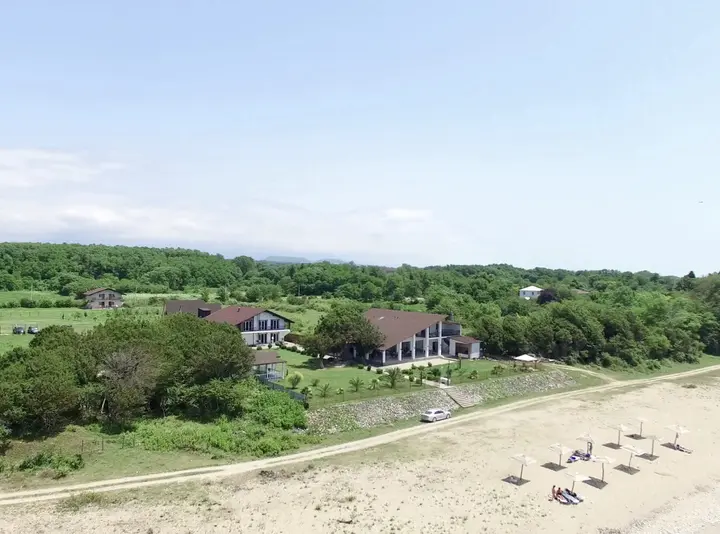 Гудаута: Inzhir Villadzh (Injir Village)