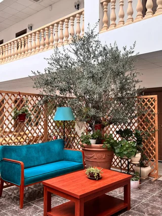 Лдзаа: Lucette Guest House
