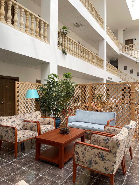 Лдзаа: Lucette Guest House