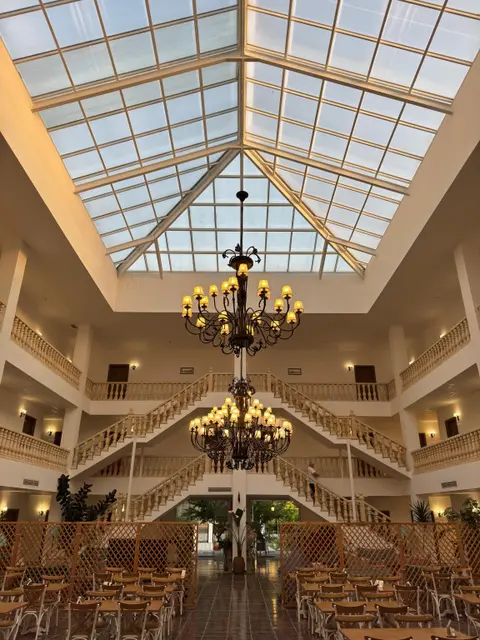 Лдзаа: Lucette Guest House
