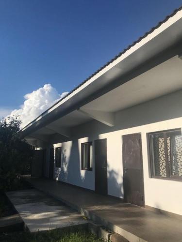 Пицунда: Guest House Kiparis