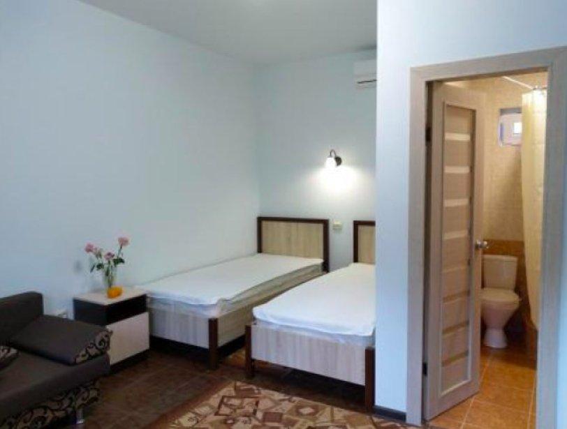 Пицунда: Guest House Kiparis