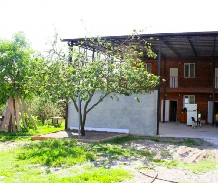 Алахадзи: U Artema Guest House