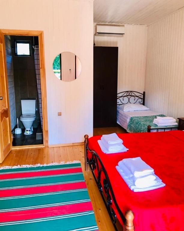Лдзаа: Guest House E&M
