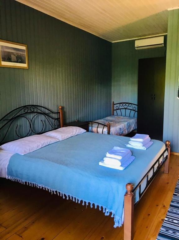 Лдзаа: Guest House E&M
