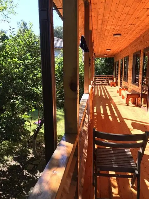 Лдзаа: Guest House E&M