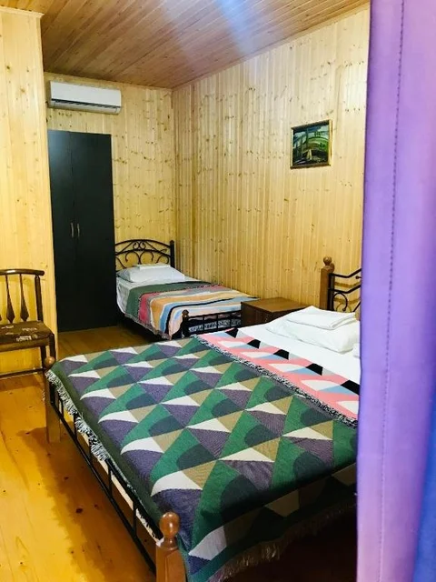 Лдзаа: Guest House E&M