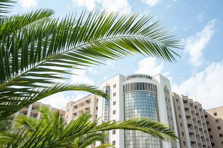 Пицунда: Samshitovaya Roscha Hotel	 