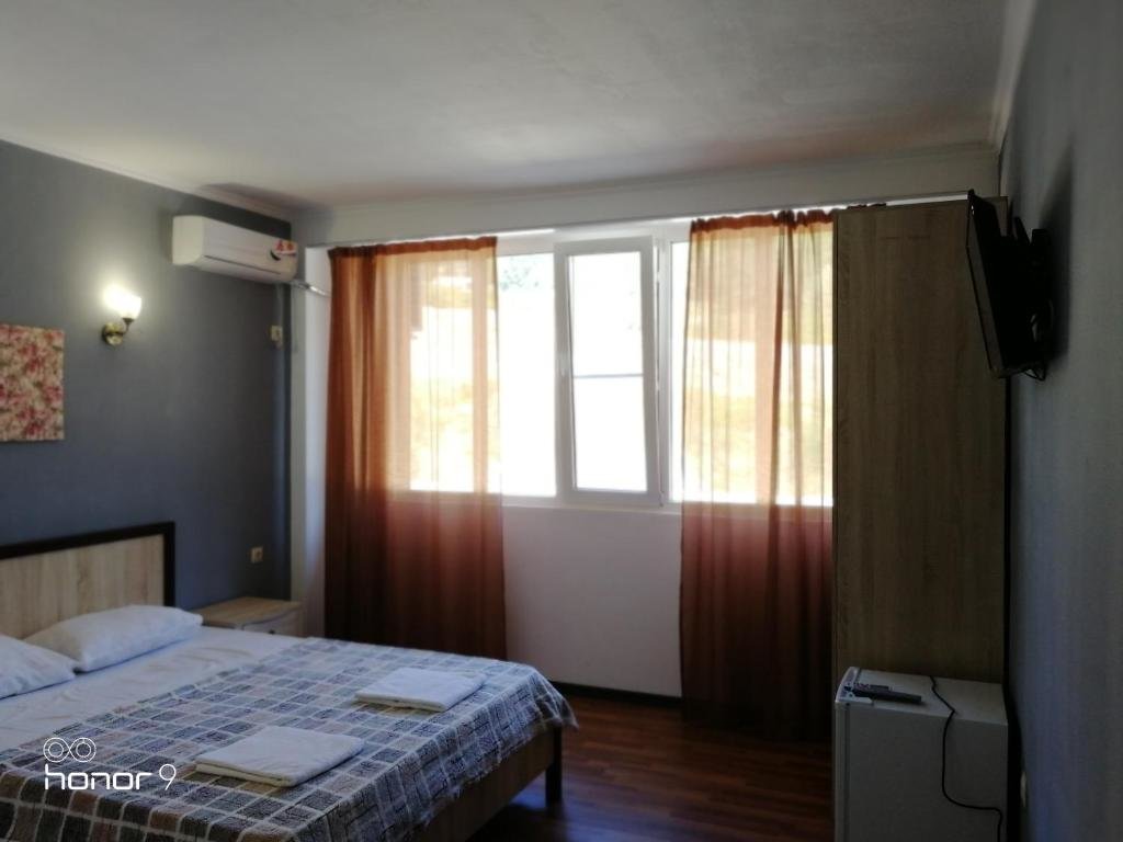 Новый Афон: Mirraflores Hotel
