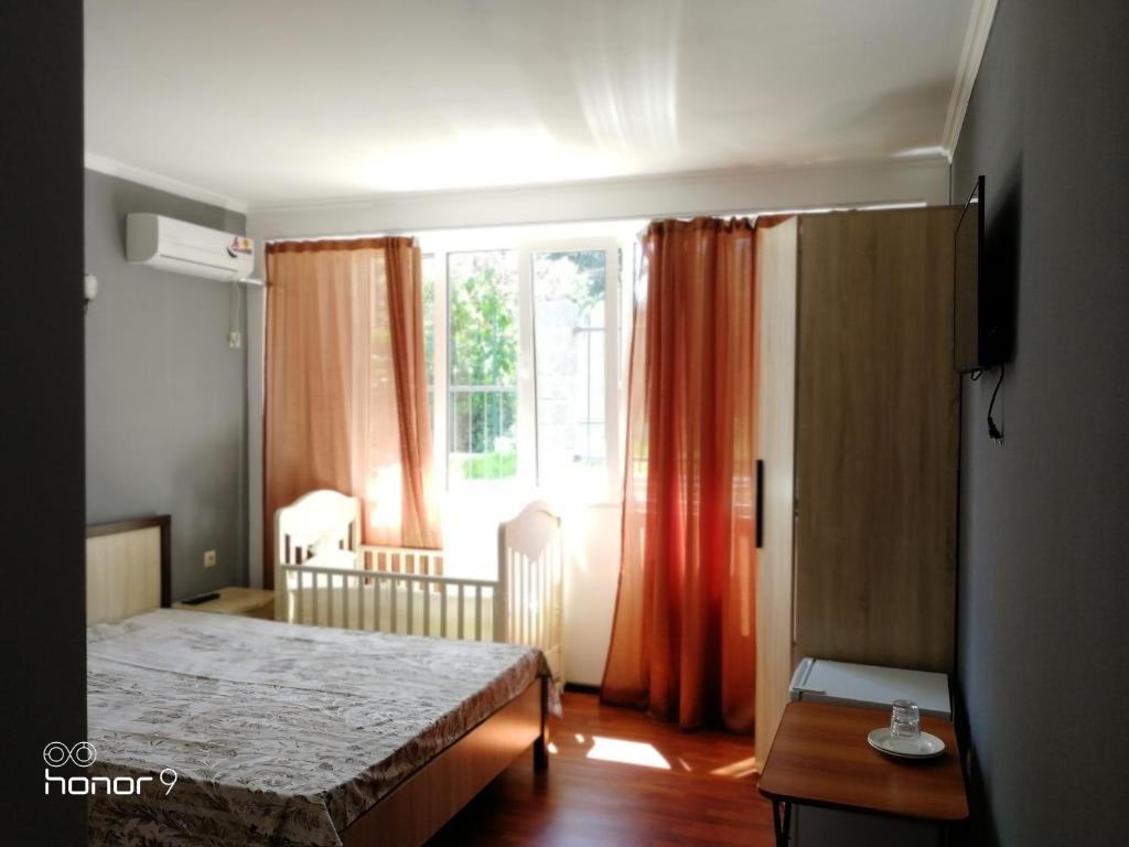 Новый Афон: Mirraflores Hotel