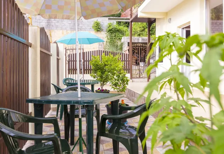 Гагра: Kamila Guesthouse