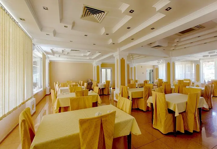 Пицунда: Delfin Hotel