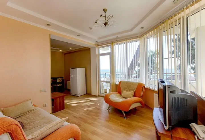 Пицунда: Delfin Hotel