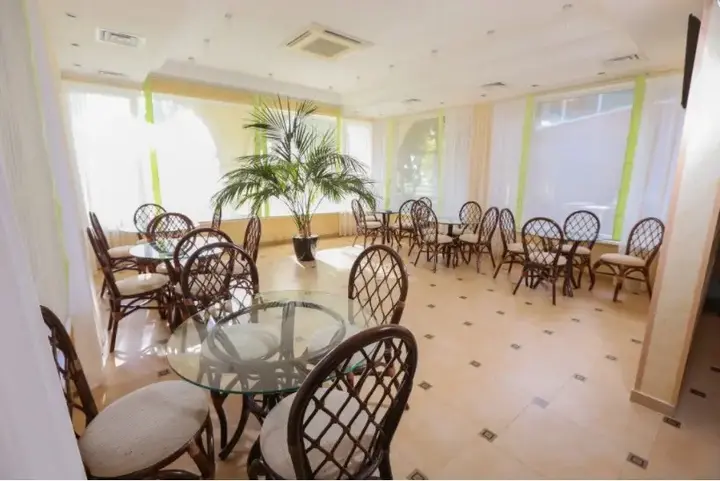 Пицунда: Delfin Hotel