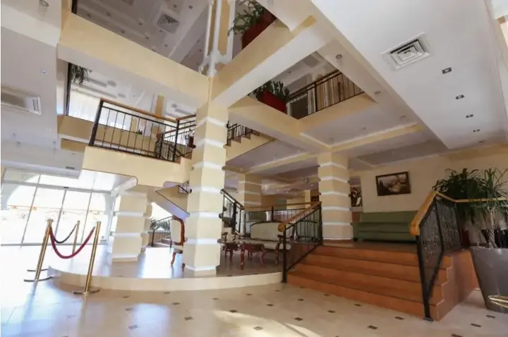 Пицунда: Delfin Hotel