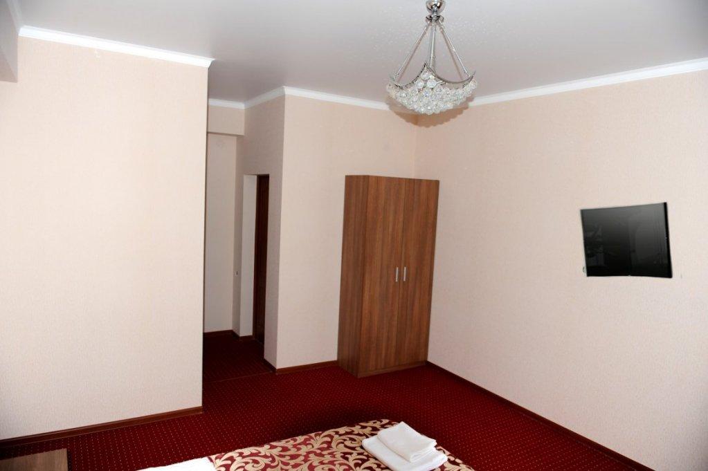 Сухум: Assir