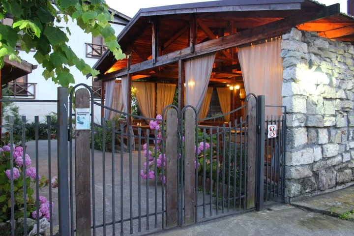 Бабушара: Alaku Hotel