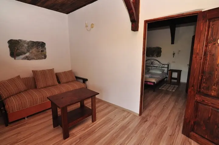Бабушара: Alaku Hotel