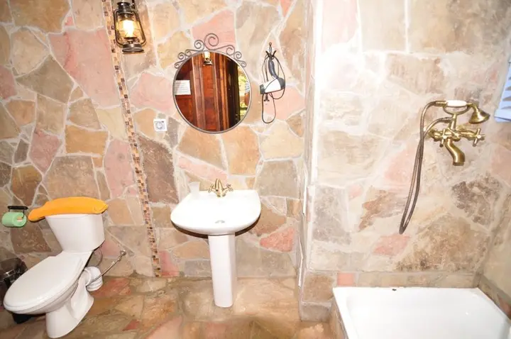 Бабушара: Alaku Hotel