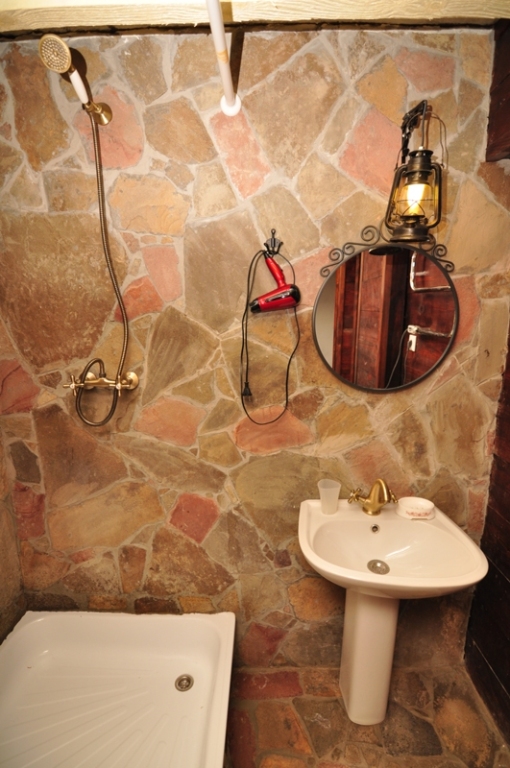 Бабушара: Alaku Hotel