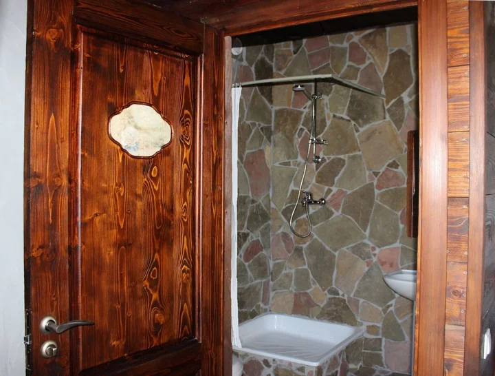 Бабушара: Alaku Hotel