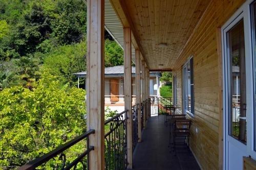 Гагра: Guest House on Kabardinskaya 107