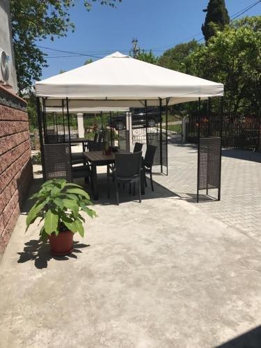 Гудаута: Guest House na Vozba 9A