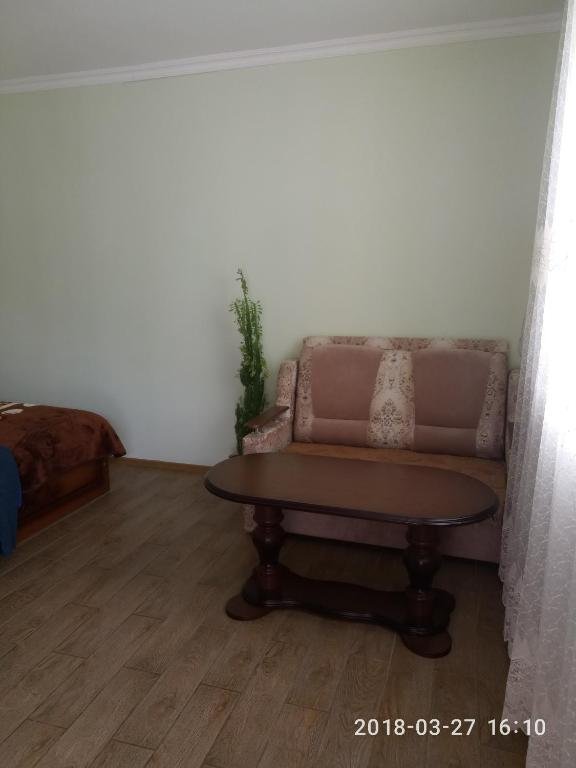 Гагра: Guest House on Sokhumi Highway 133