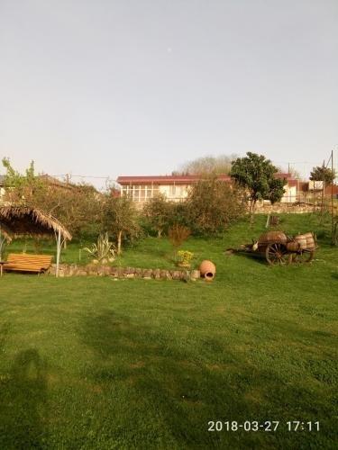 Гагра: Guest House on Sokhumi Highway 133