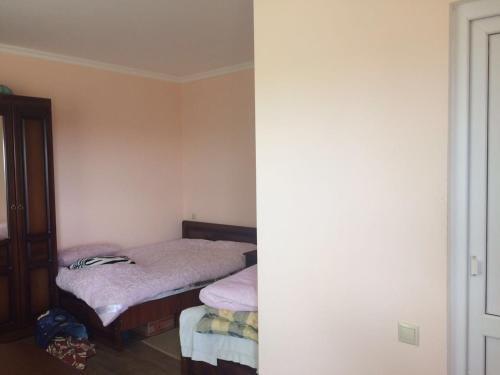 Гагра: Guest House on Sokhumi Highway 133