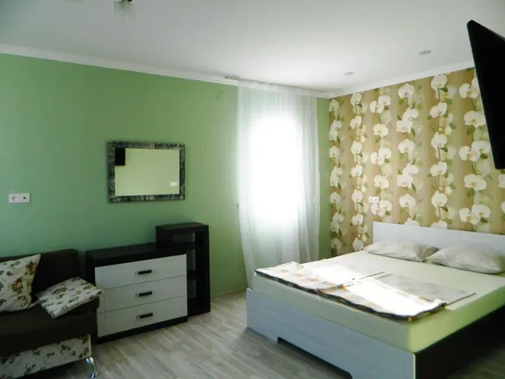 Гагра: Guest house on Abazgaa 20