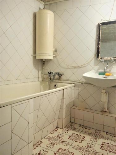 Сухум: Guesthouse on Adleiba 77