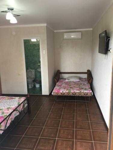 Гагра: Guest house Kabardinskaya 121
