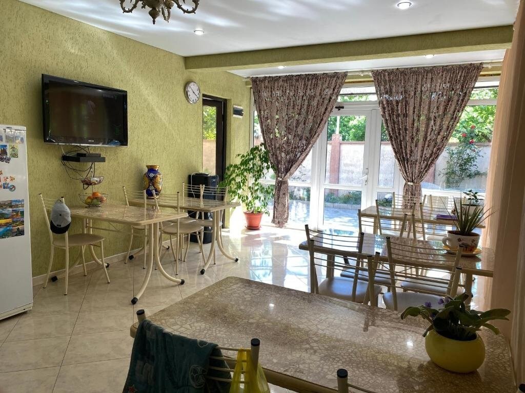 Пицунда: Guest house Inga