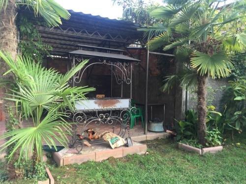 Сухум: Guest House Peschaniy Bereg