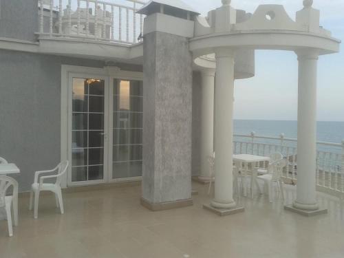 Золотая бухта: Mramorny Zamok Hotel